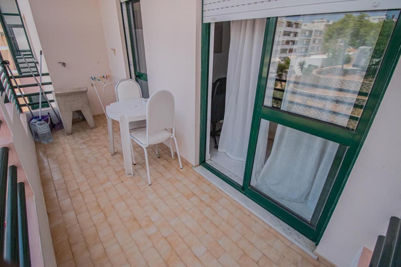 Charming Private Rooms In An Apartment A1 Penha - Faro Exterior photo